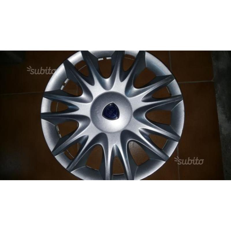 Copricerchio lancia ypsilon r15"